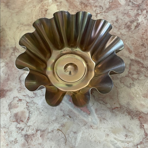 EUC~Set Of 4 Vintage Aluminum Scalloped Designed JELL-O Style Molds - Picture 7 of 10